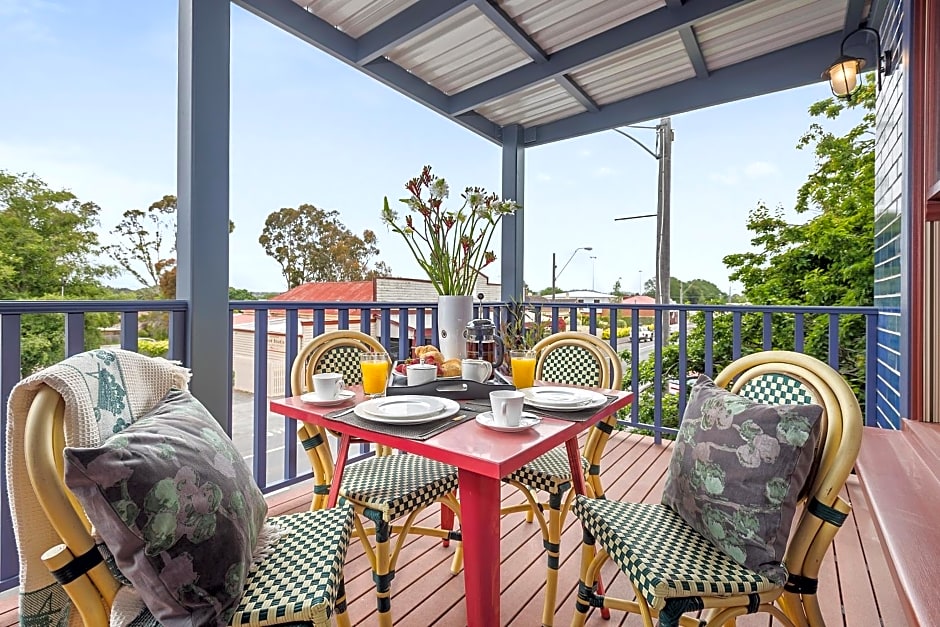 Blue Rosella on Piper