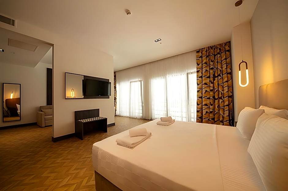 V Center Hotel