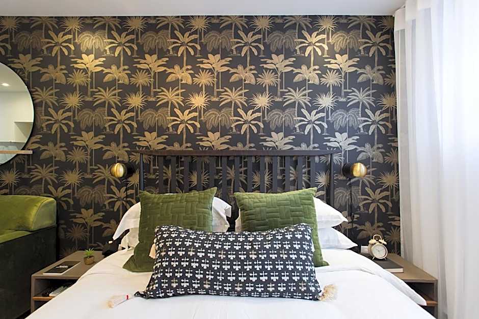 16 Studio Apartment-Hotel in Little Italy by Den Stays