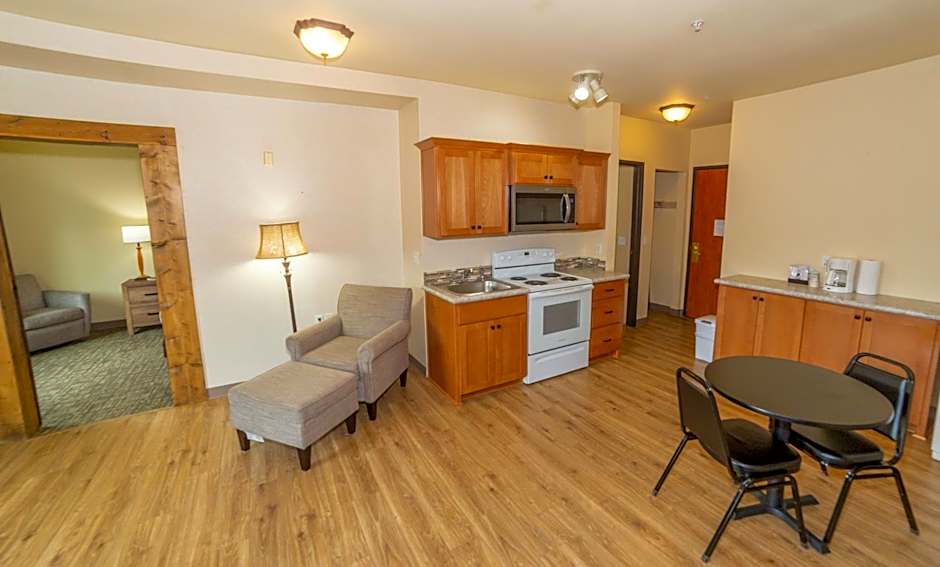 Clatskanie River Inn