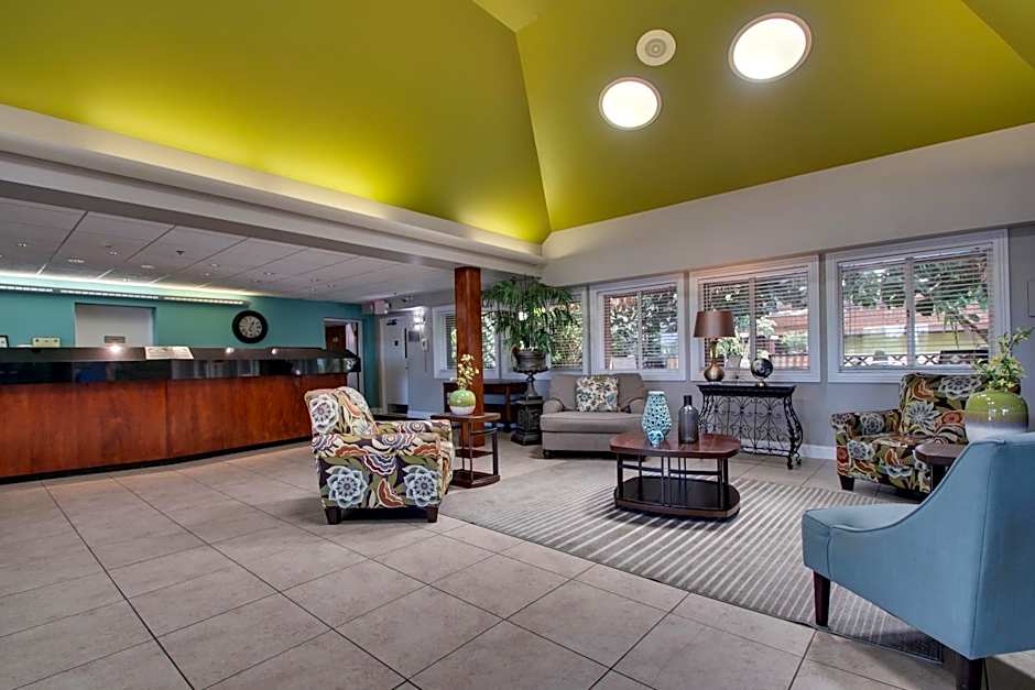 Greenfield Inn & Suites Elizabethtown, KY I65 Exit 94