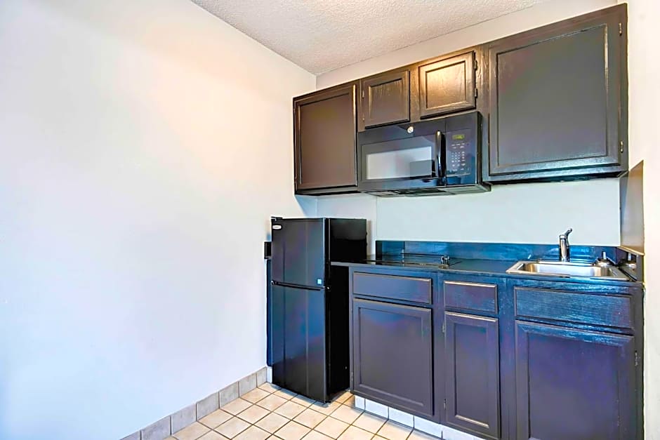 Studio 6-Ocean Springs, MS