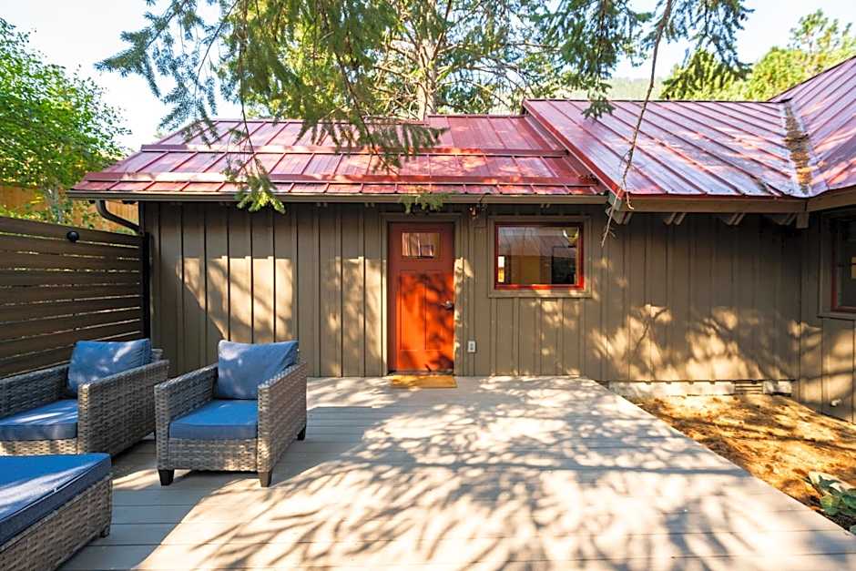 Photo 1 of 11 of Stellar Cabin