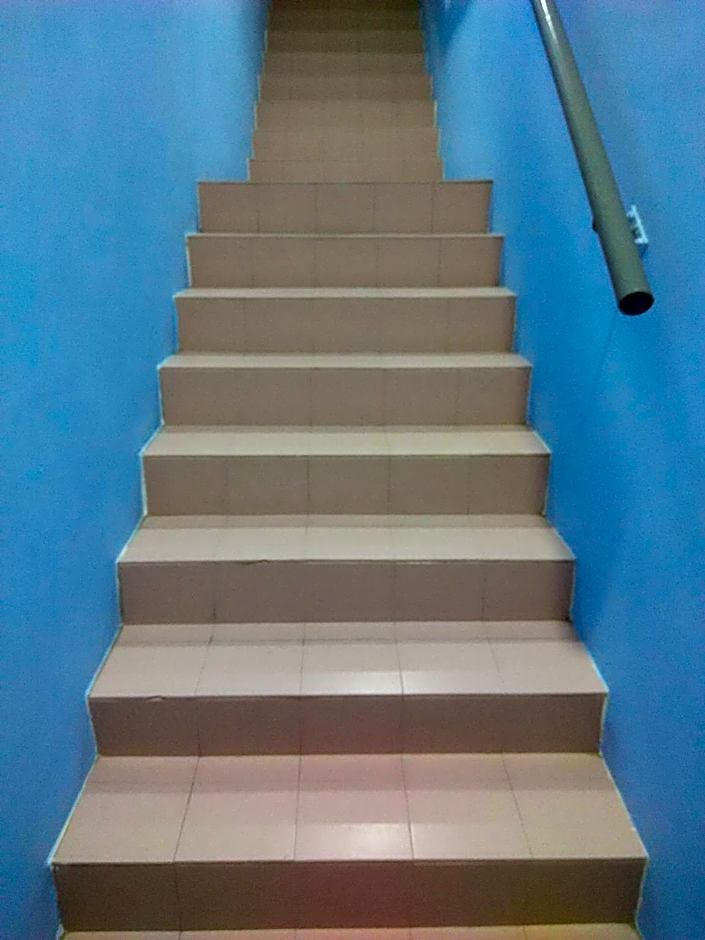 Moon Eleven Hostel Airport Transit - KLIA