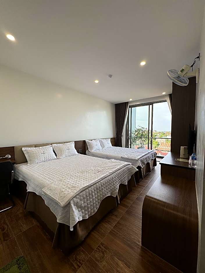 2 Beds, Balcony — 4 fotoğraftan 1. fotoğraf