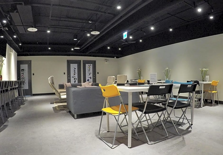 Cavemen Hostel Taipei Station Youth Branch