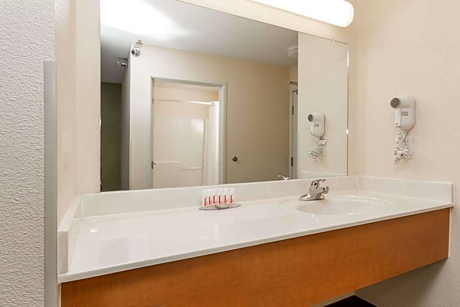 Super 8 by Wyndham Wheatland Wyoming