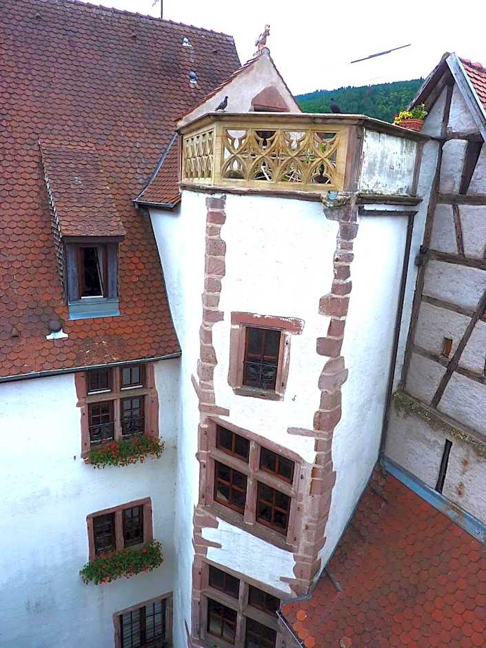 ADRIHOF à Riquewihr, Cour de l'Abbaye d'Autrey
