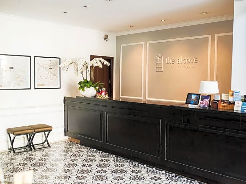 The Alcove Library Hotel