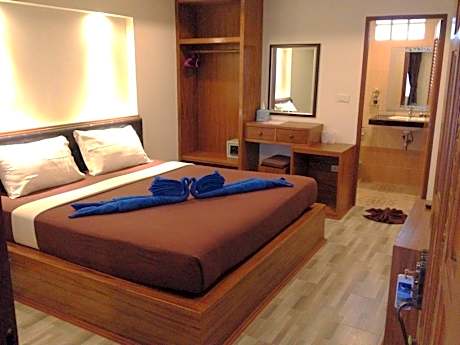 King Room with Garden View