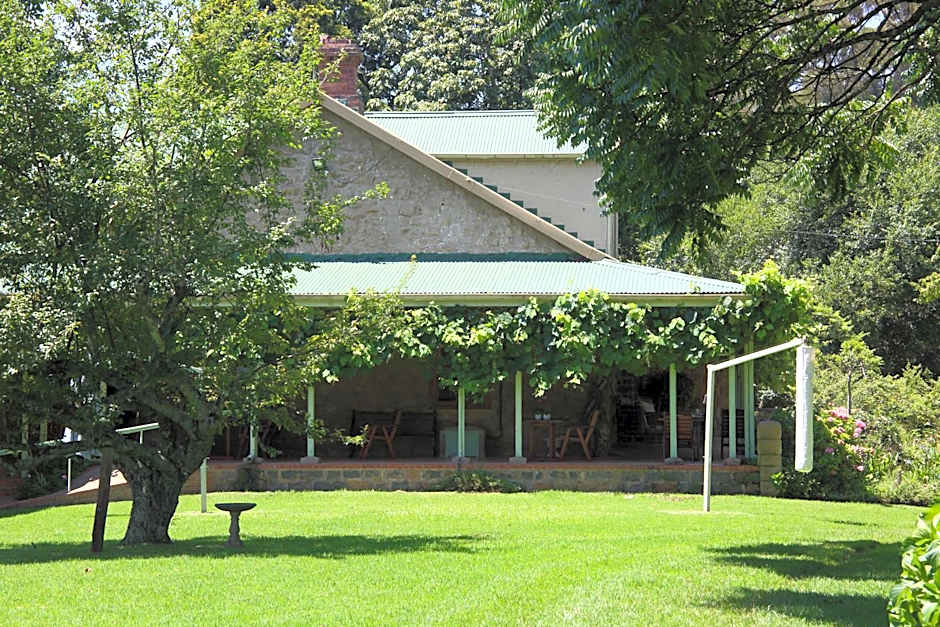 Halliwell Country Inn