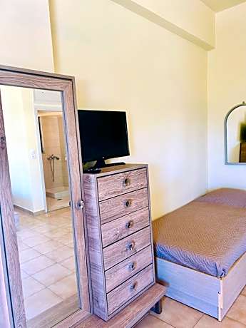 Double Room with Balcony (2 Adults + 1 Child)