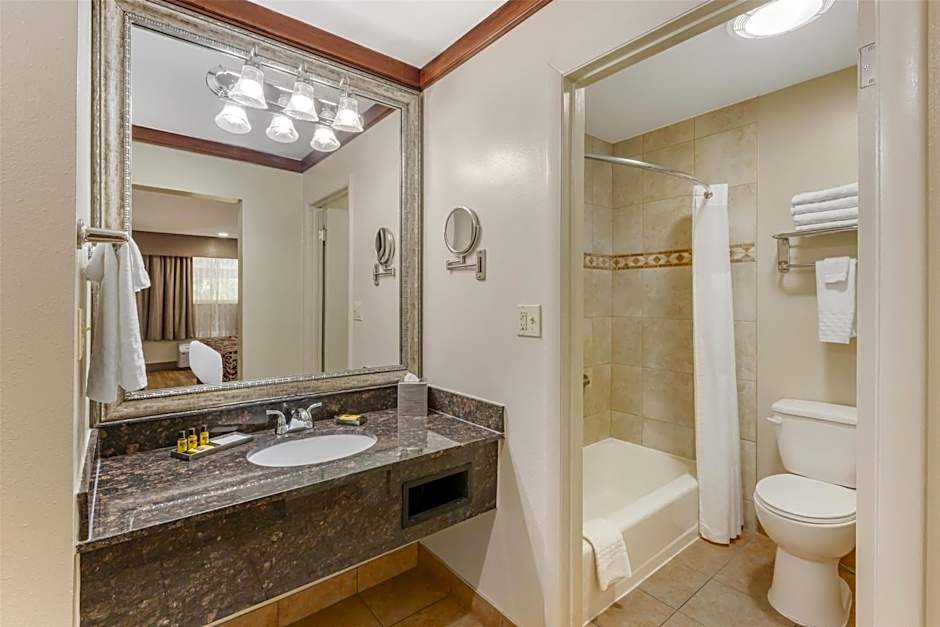 Best Western Plus Greenwell Inn