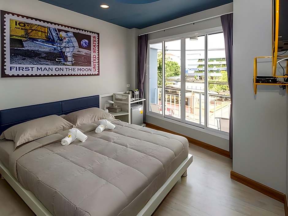 The Moon Hostel Huahin