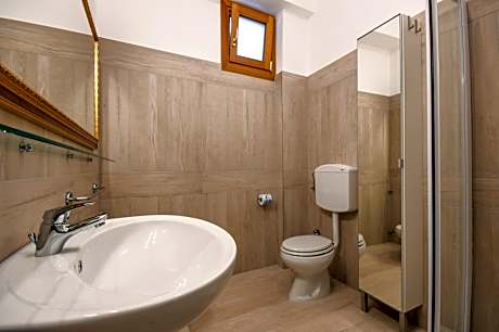 Two-Bedroom Apartment with Lake View