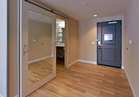 Queen Room with Two Queen Beds - Mobility Access/Non-Smoking