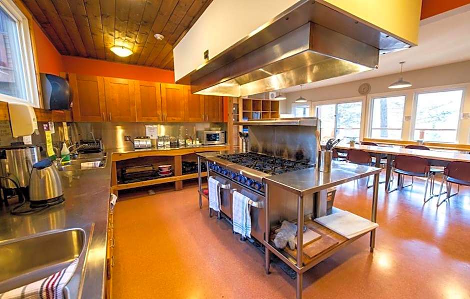 Canmore Alpine Hostel - Alpine Club of Canada