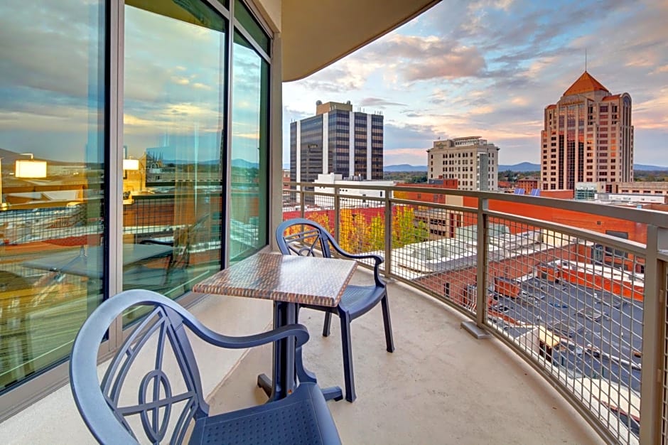Hampton Inn & Suites - Roanoke-Downtown, VA