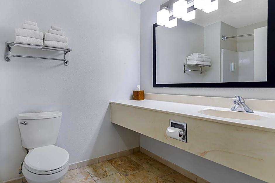 MainStay Suites Madison Airport