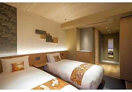 Comfort Twin Room with Bath - Non-Smoking - Basement