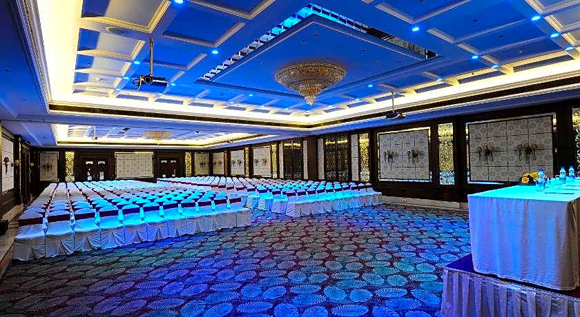 Mayfair Convention Hotel