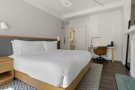 Standard Room, 1 King Bed