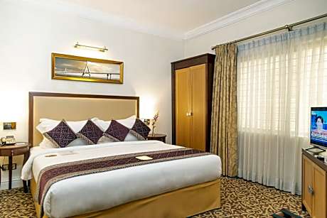 Suite with 10% discount on Food, 10% discount on Laundry, 10% discount on SPA