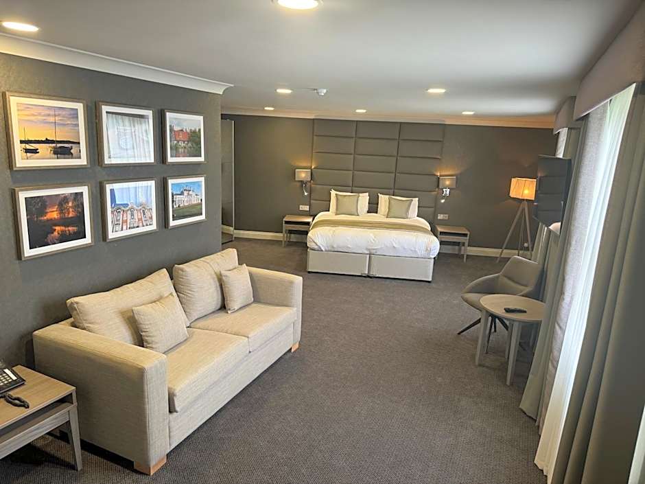 The Essex Golf & Country Club Hotel