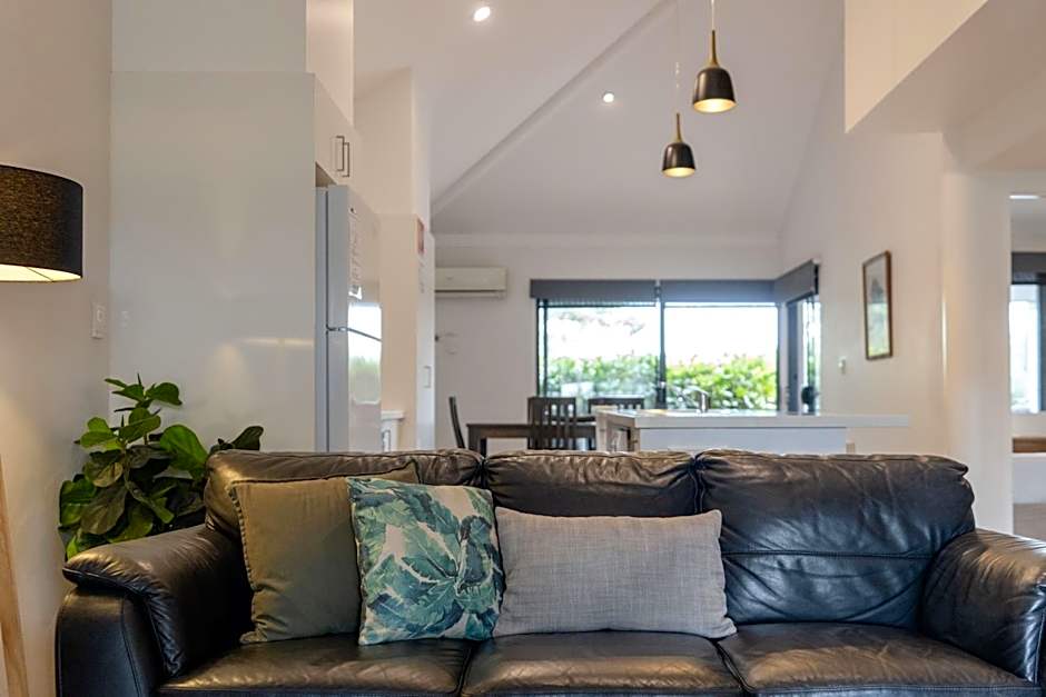 Outrigger Bay Apartments