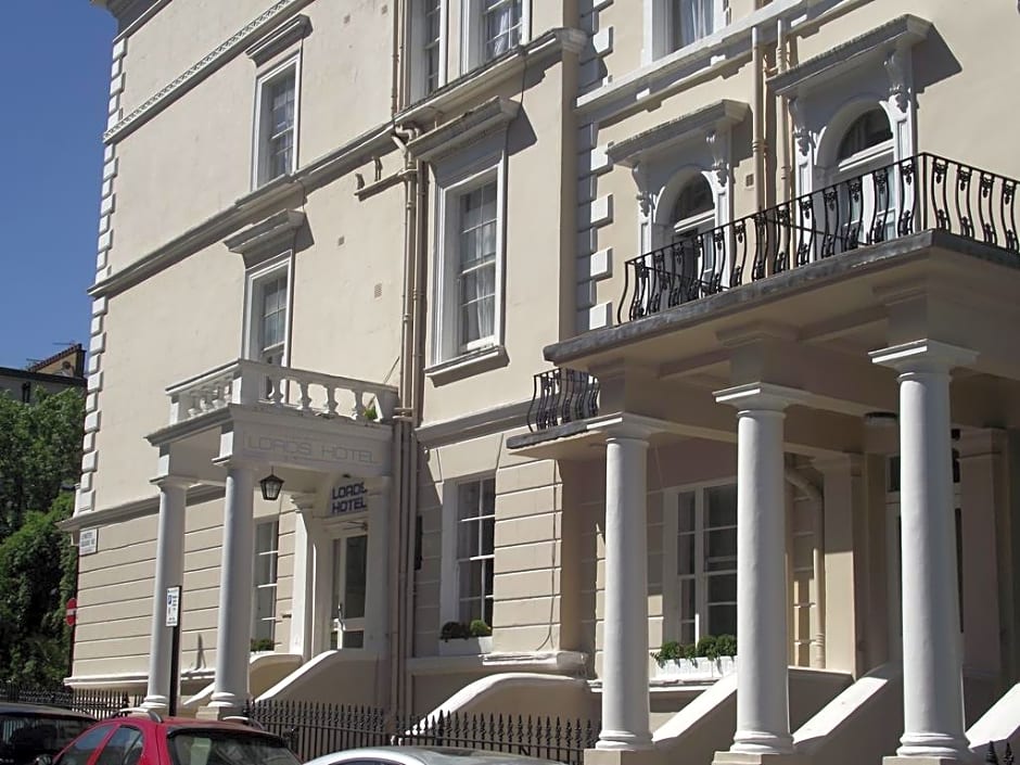 Lords Hotel