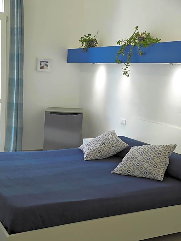 Sea View Teti Rooms & Apts