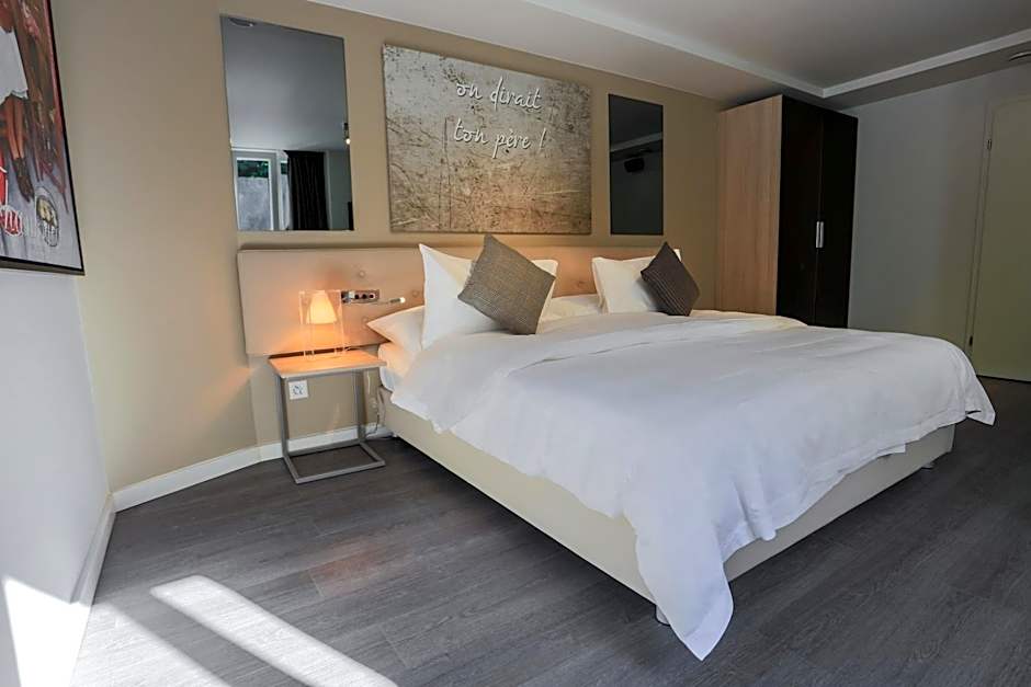 Chez Maman Hotel & Restaurant