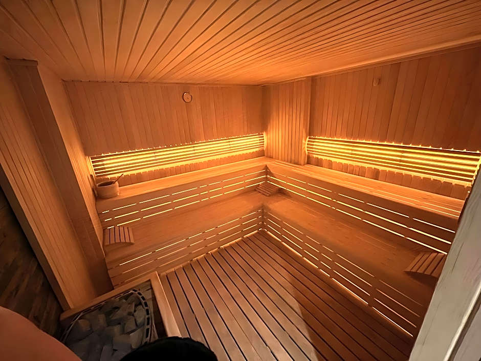 Gleam Collection Hotel