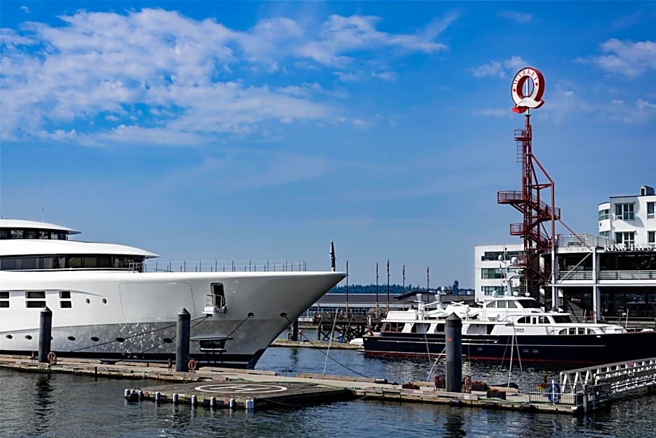 Coast Lonsdale Quay Hotel
