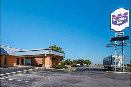 Castle Inn & Suites by OYO Lawton
