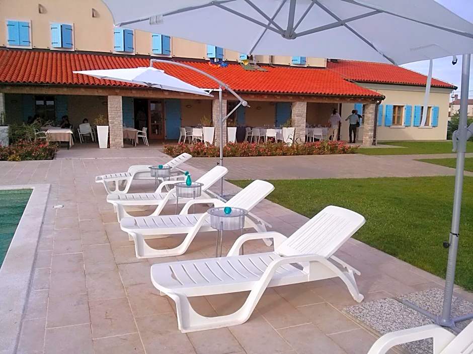 VELANERA Hotel & Restaurant