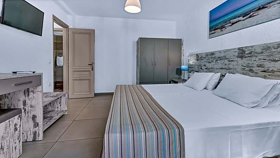 Evina Rooms & Suites