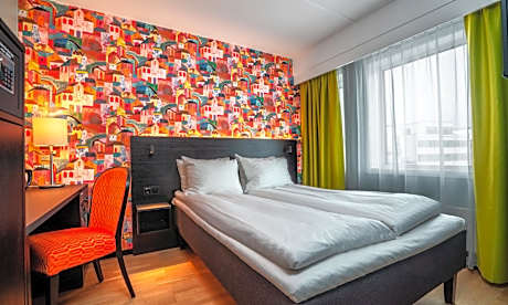 Standard Queen Room