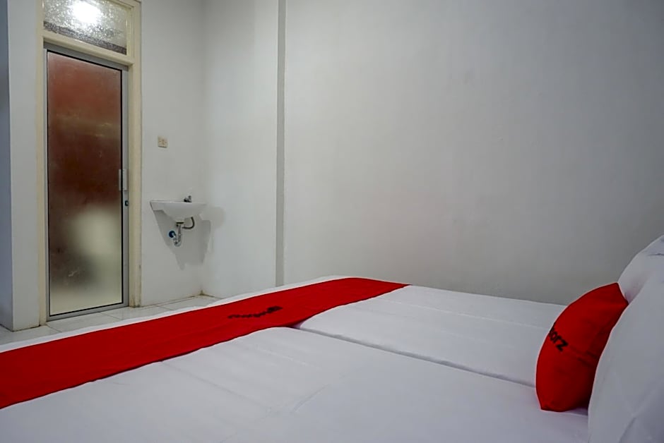 KoolKost Syariah near Universitas PGRI Semarang - Minimun Stay 6 Nights
