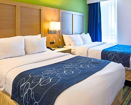 2 Double Beds, Suite, Nonsmoking