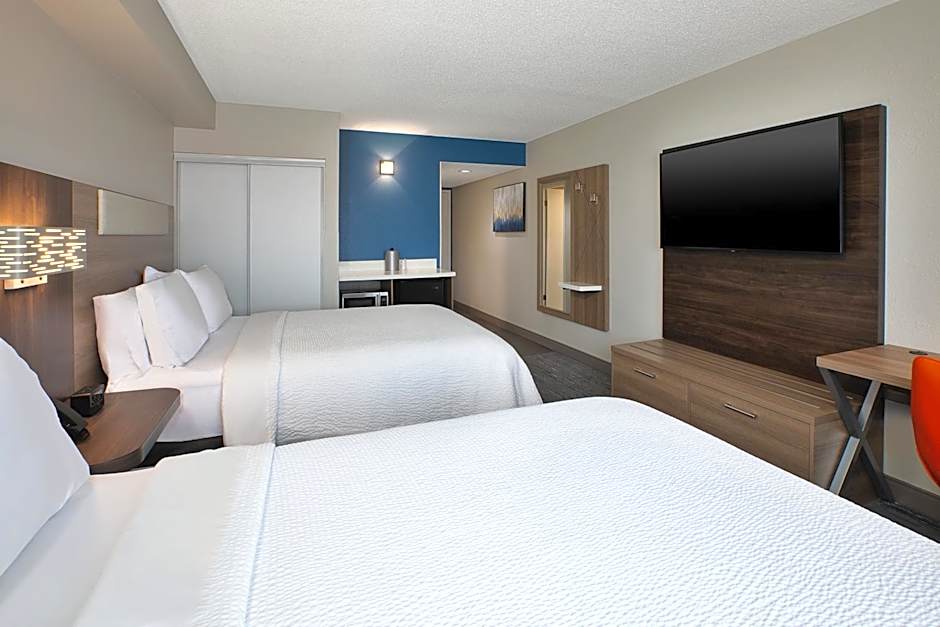 HOLIDAY INN EXPRESS & SUITES FREDERICTON By IHG