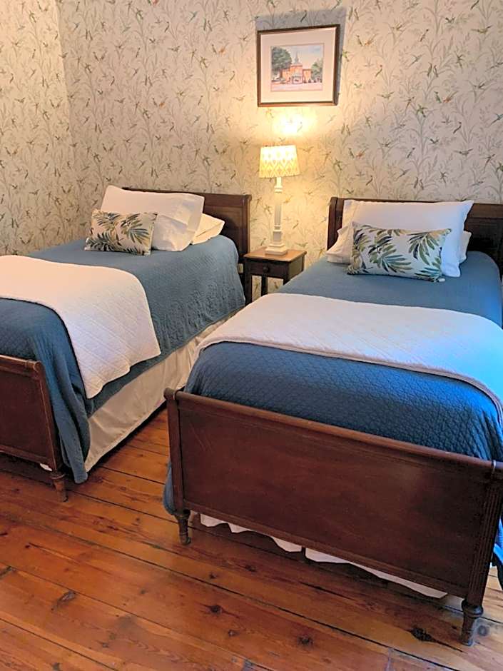 The Lily Inn - Burlington