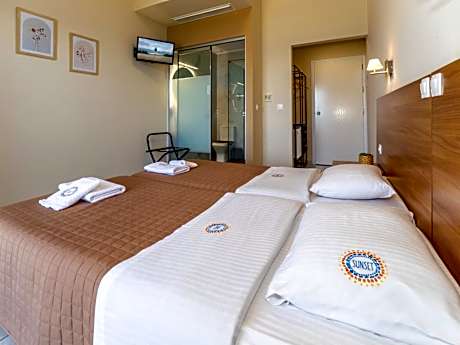 Standard Twin Room with Sea View