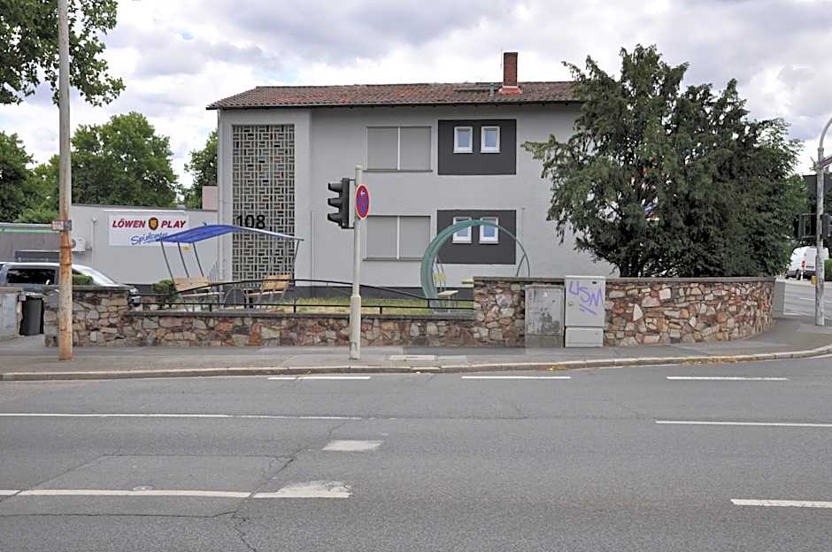 Weisenau Plaza