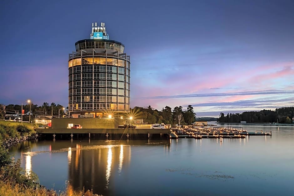 Clarion Lakeside Inn & Conference Centre