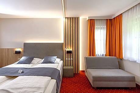 2 Double Rooms with Interconnecting Door
