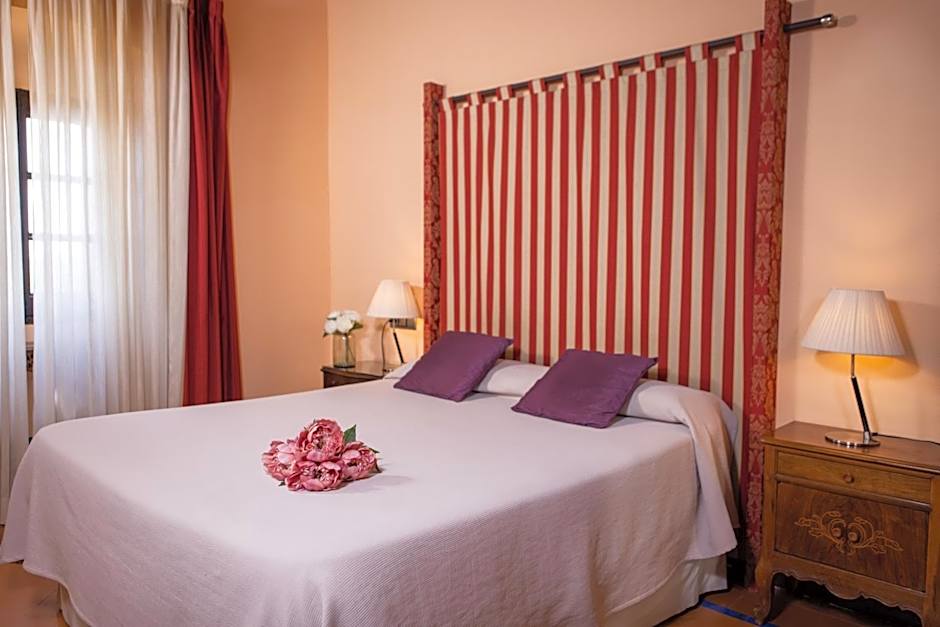 Photo 1 of 9 of Double Room