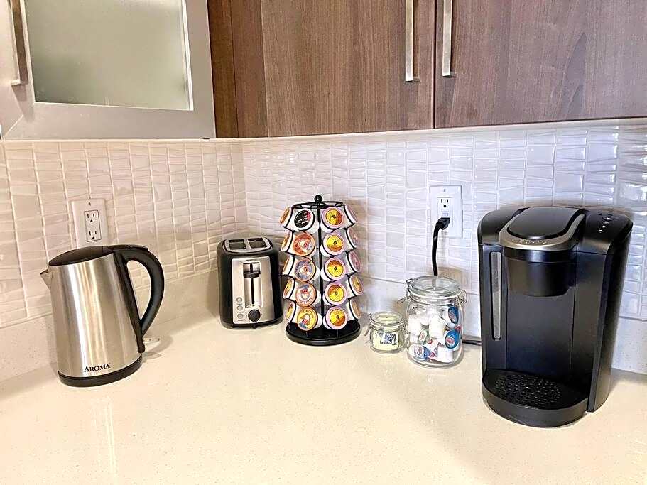 1 Bedroom XL Condo with King bed, Garden View, Parking Included