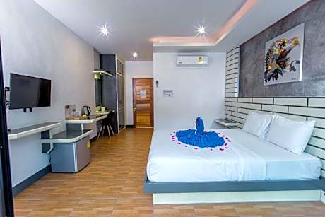 King Room with Pool View