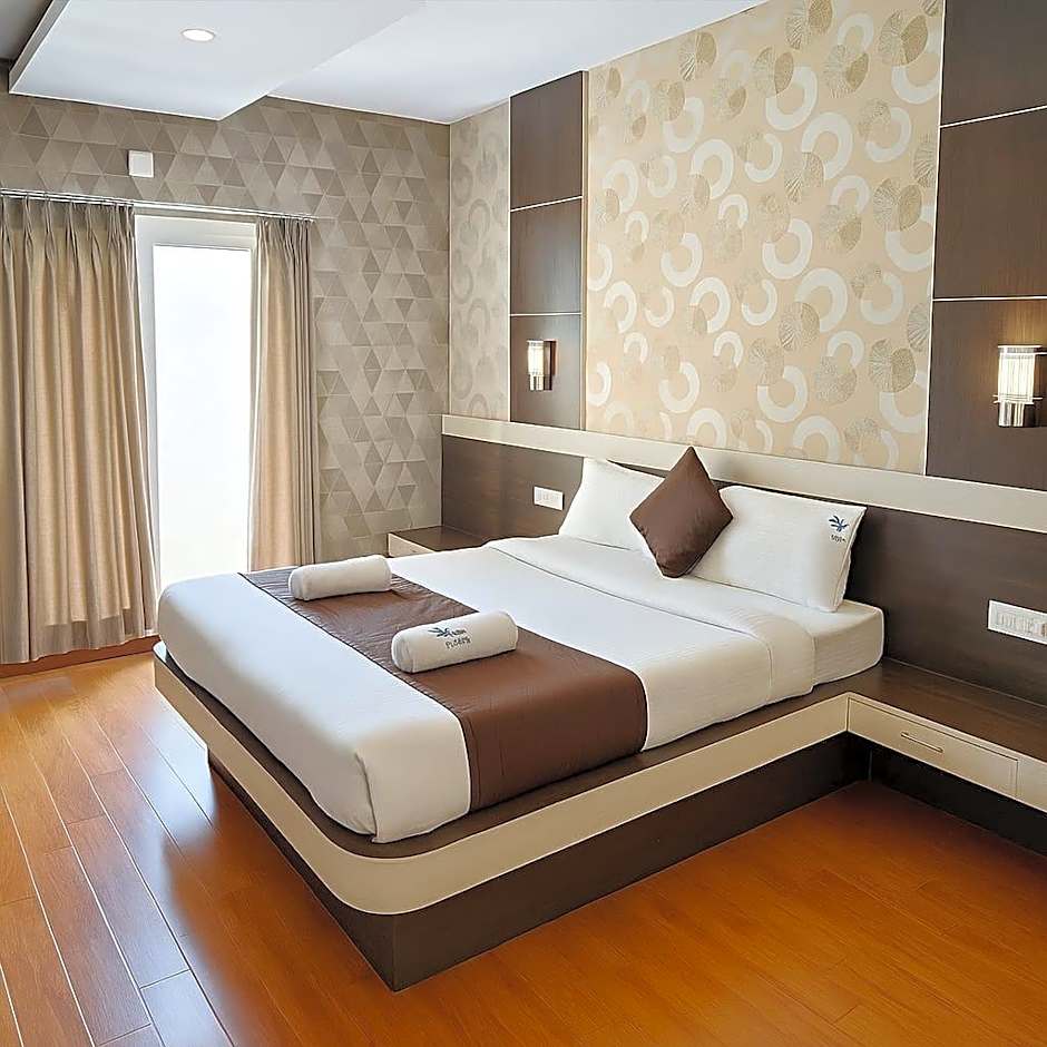 The Majestic Crown Hotel